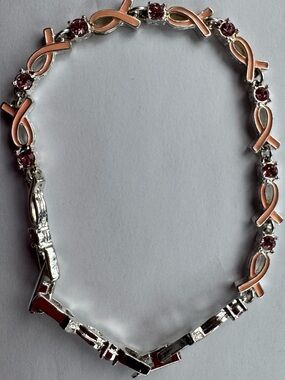 AVON Breast Cancer Awareness Pink Ribbon Bracelet Silver Tone Pink Rhineston